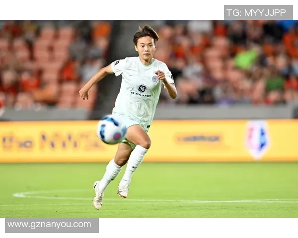 赵丽娜专访王霜畅谈留洋经历与拼搏精神展现中国女足风采