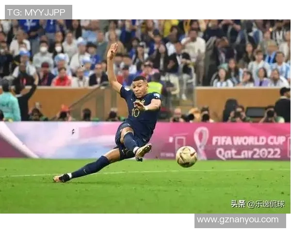 足球明星魅力全解析 球场英雄背后的故事与成就