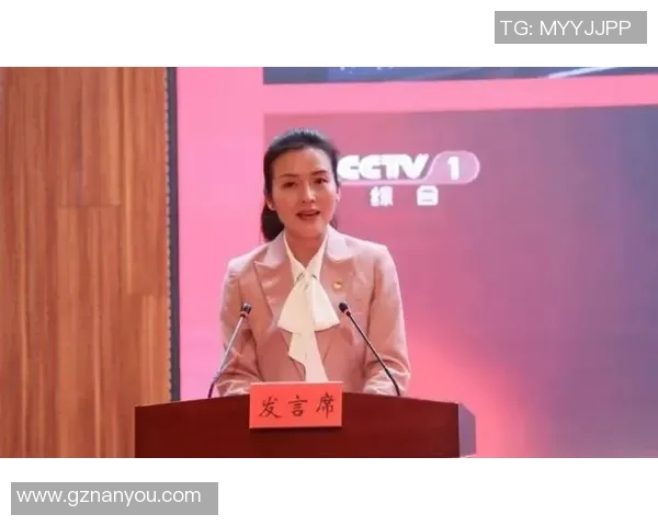 闪耀绿茵的巾帼力量 世界女足巨星燃动青春激情 闪耀绿茵的巾帼力量 世界女足巨星燃动青春激情